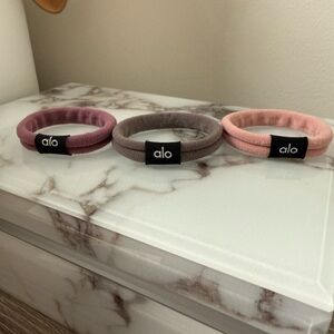 ALO Yoga Hairband Trio - Mauve, Taupe, and Blush